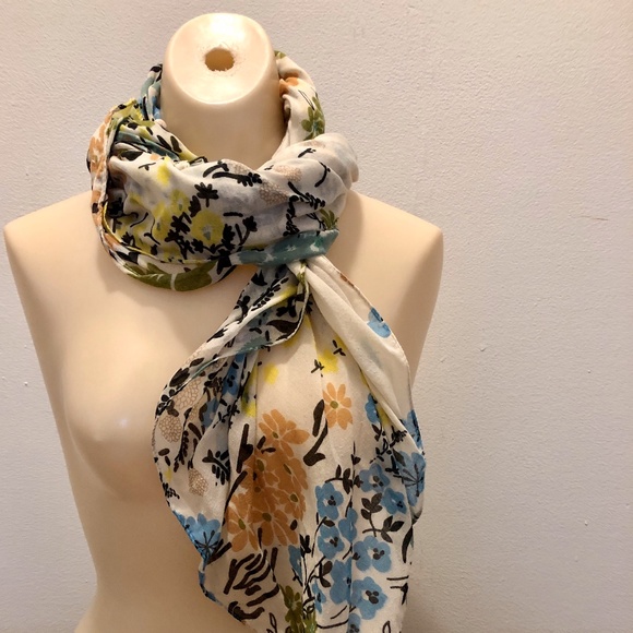 Accessories - Floral Square Scarf